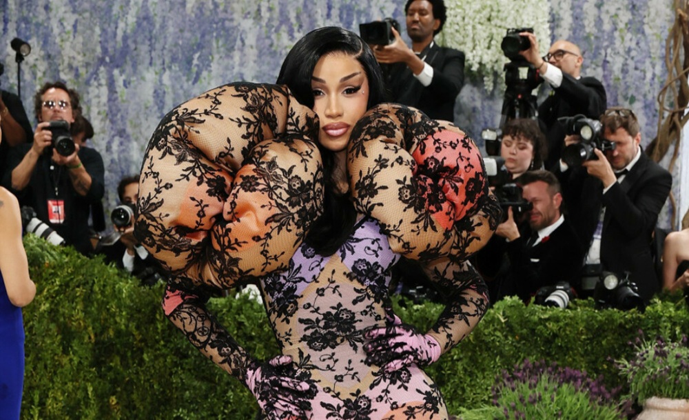 Cardi B Jadi Brand Ambassador Fashionphile, Siapkan Koleksi Tas Mewah Eksklusif