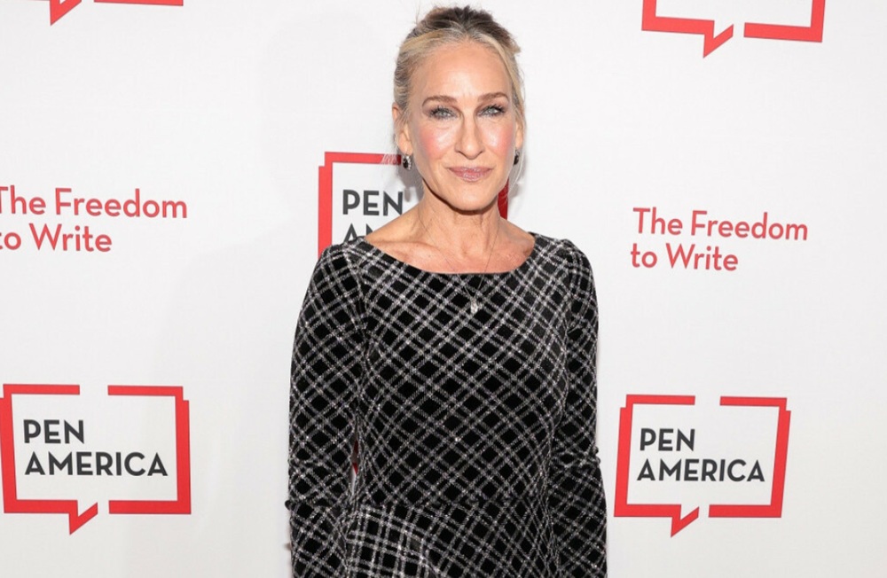 Sarah Jessica Parker Rela Pakai Kostum Apa Saja demi Carrie Bradshaw