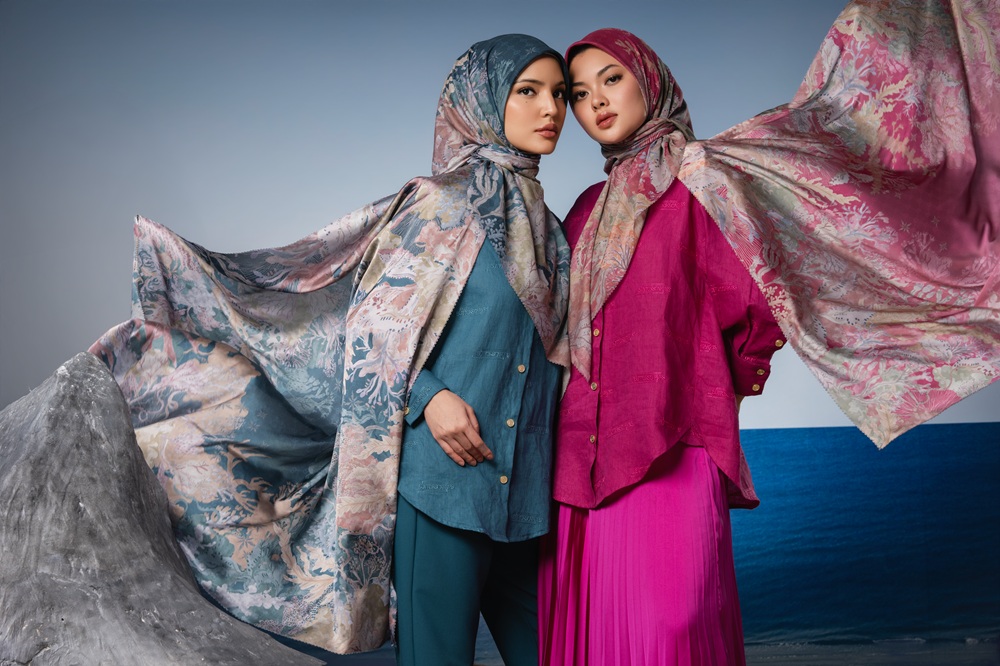 Buttonscarves